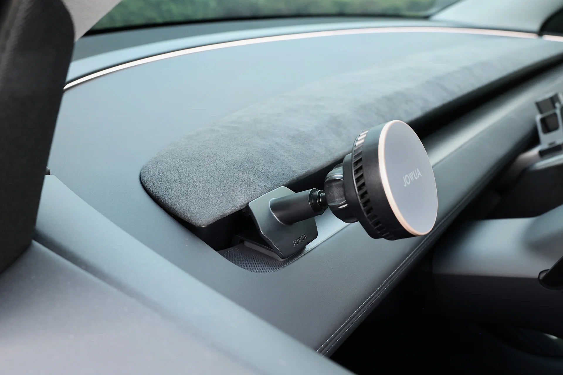 Jowua Active Cooling MagSafe Car Mount for Air Vents (Model 3 & Model Y)